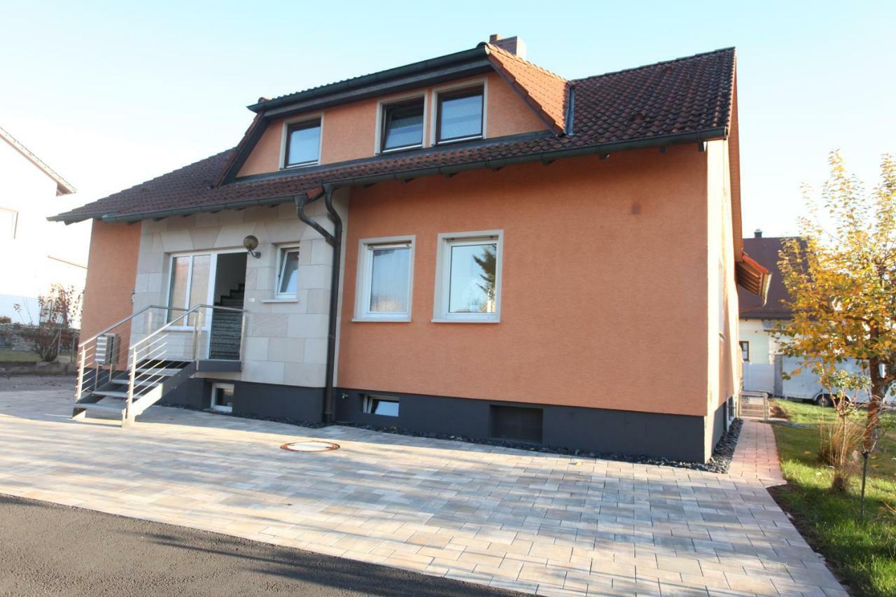 B&B'S Im Aischgrund Adelsdorf Eksteriør billede